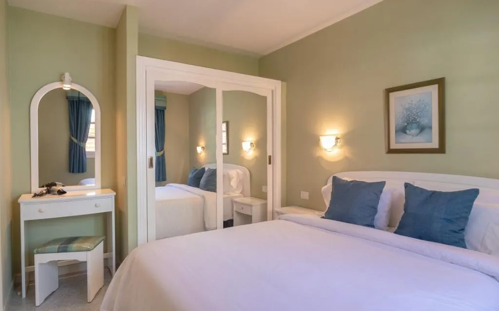 APARTMENT KING SIZE BED Room, Club Vista Serena, Gran Canaria