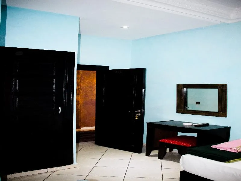 Room, Ennasma, Casablanca