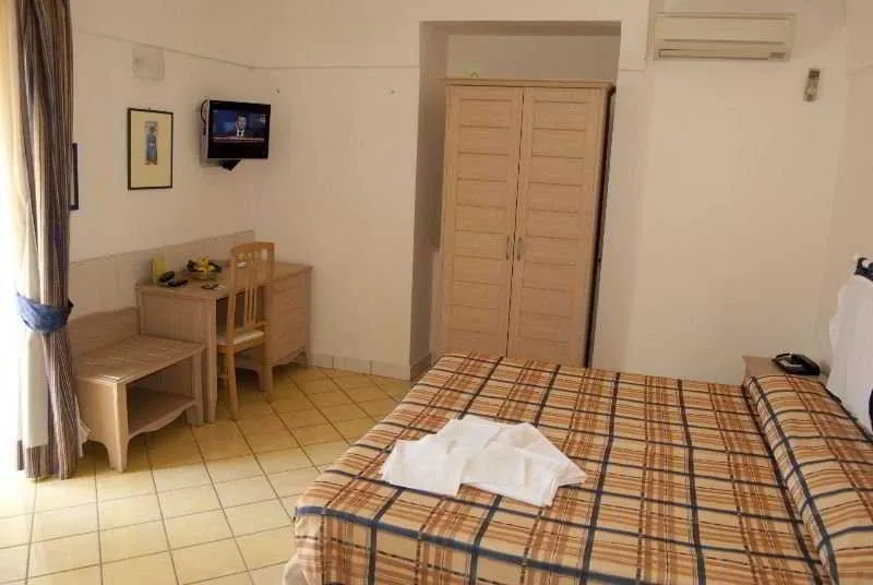 Double or Twin STANDARD Room, Albergo Villa Giusto, Naples