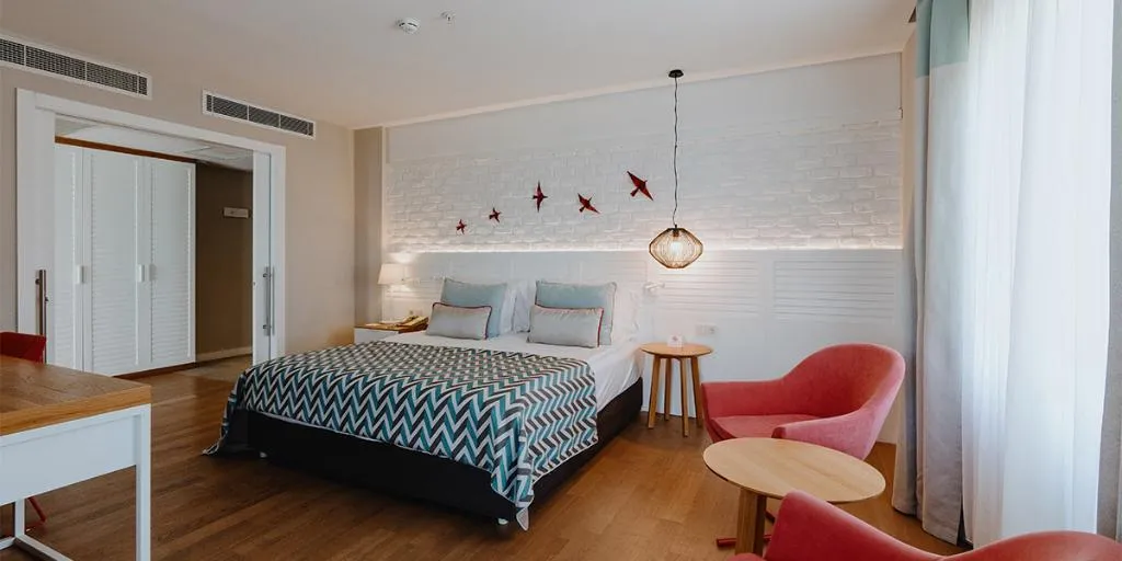 SUITE DELUXE WITH JACUZZI Room, Akra Kemer Hotel, Antalya