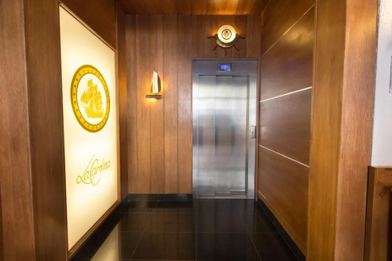 Lobby, La Carolina, Costa Brava