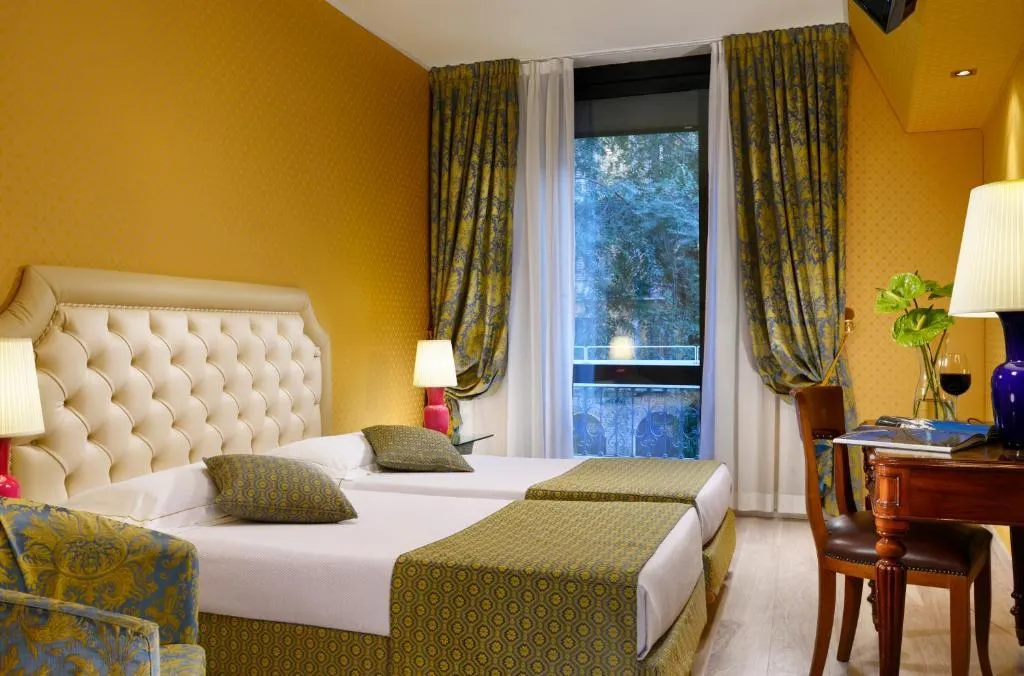 Double or Twin BUSINESS Room, Pierre Milano Hotel, Milan