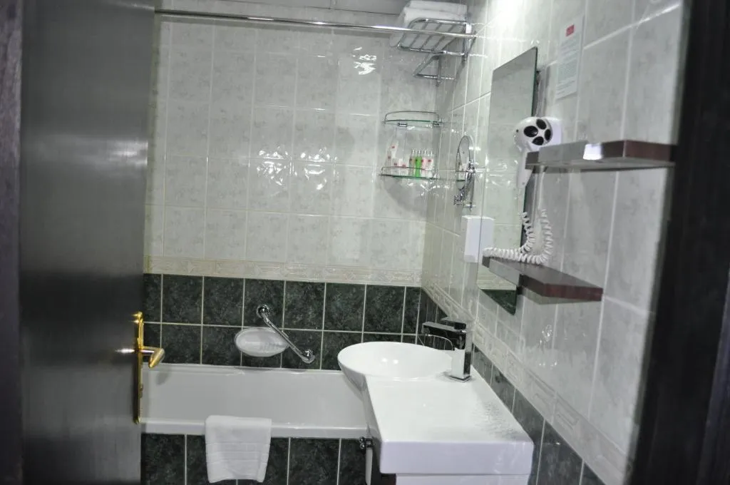 APARTMENT THREE BEDROOMS Room, Al Jawhara Hotel Apartments, Dubai