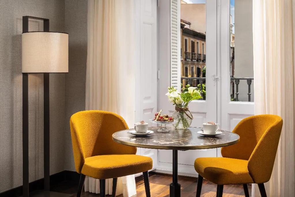 SUITE STANDARD Room, NH Collection Madrid Palacio de Tepa, Madrid