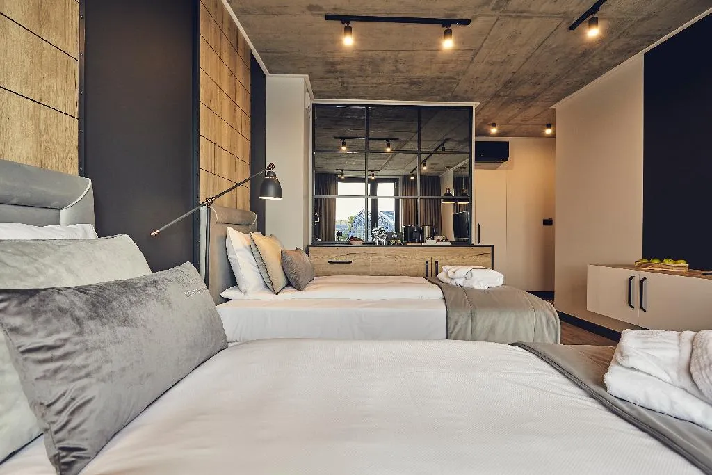 TWIN SUPERIOR Room, The Bridge Suites, Krakow