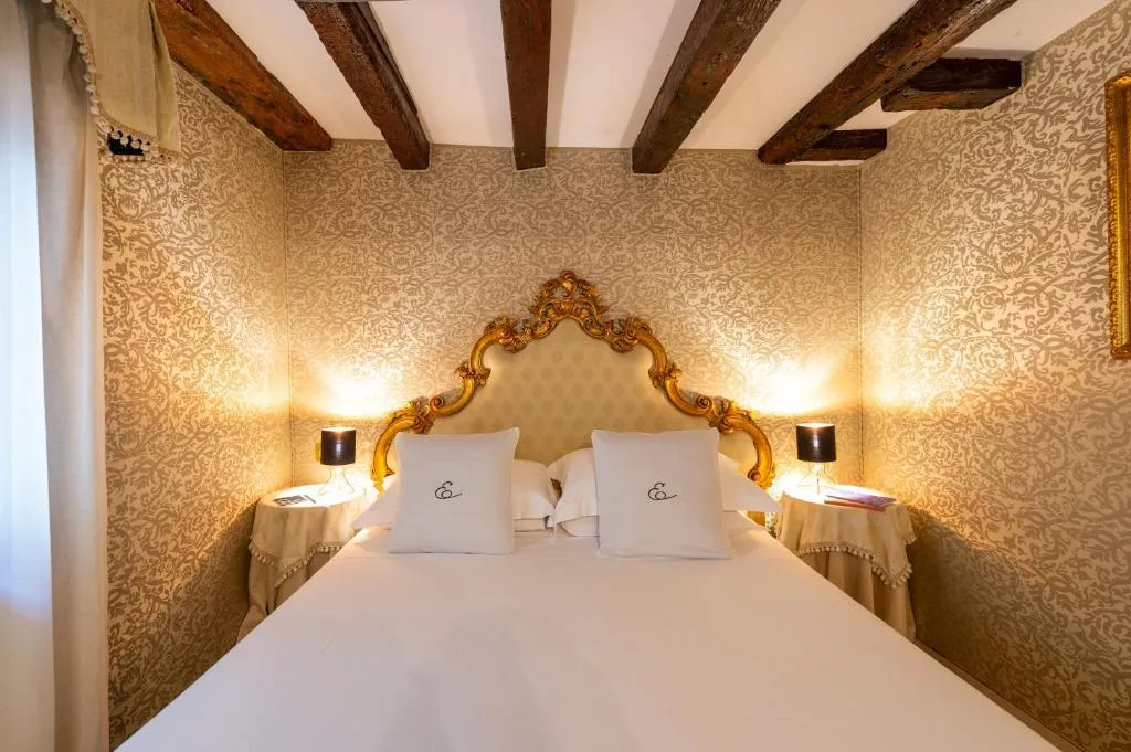 Double or Twin DELUXE CANAL VIEW Room, Antico Doge - a Member of Elizabeth Hotel, Venice