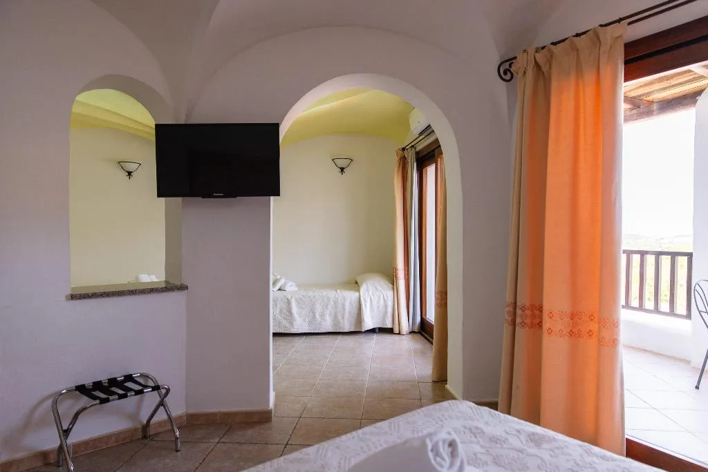 TRIPLE STANDARD Room, Hotel Pedra Santa, Olbia