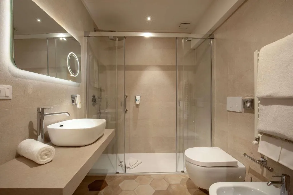 Room, Cosmopolita Hotel Rome, Tapestry Collection by Hil, Rome