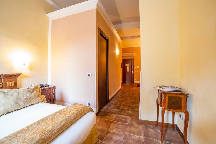 B&B Galileo 2000, Florence