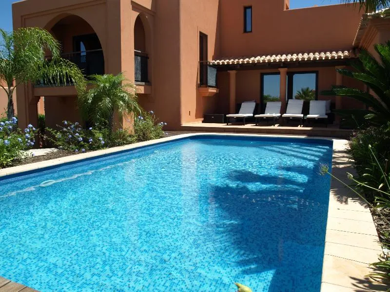 VILLA THREE BEDROOMS Room, Amendoeira Golf Resort, Algarve