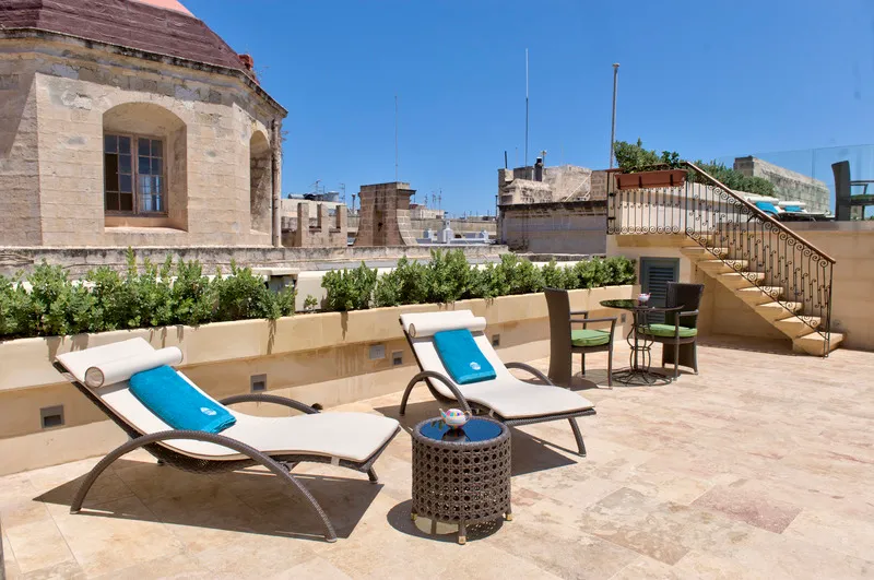 Pool, Palazzo Consiglia, Malta