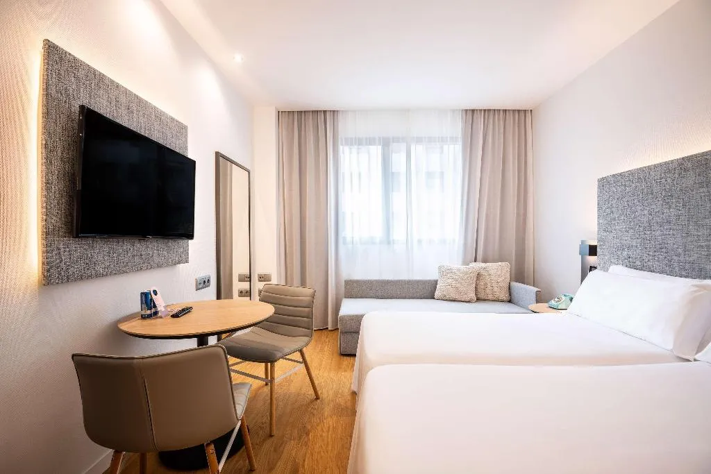 QUADRUPLE STANDARD Room, Innside Valencia Oceanic, Valencia