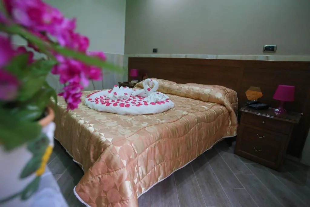 DOUBLE STANDARD Room, Iris, Naples