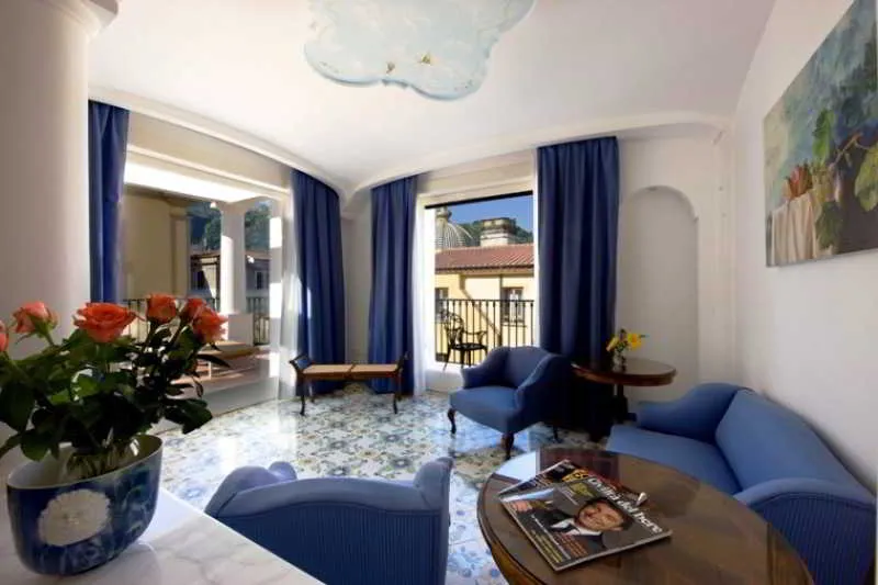 Room, Grand Hotel la Favorita, Naples