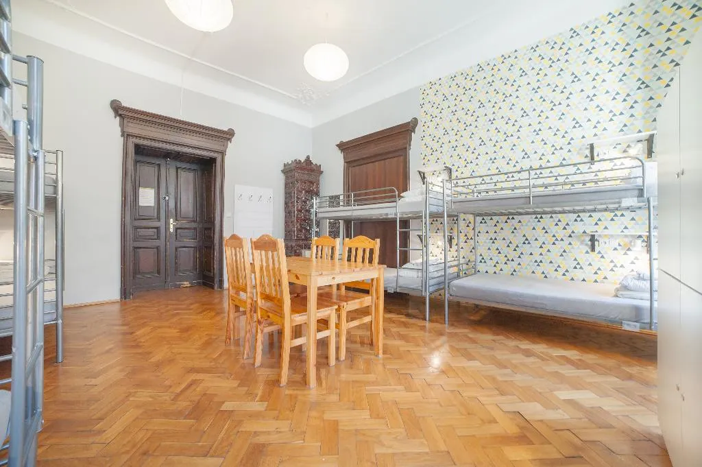 Bed in dormitory CAPACITY 8 WITH SHARED BATHROOM Room, Dizzy Daisy Hostel, Krakow