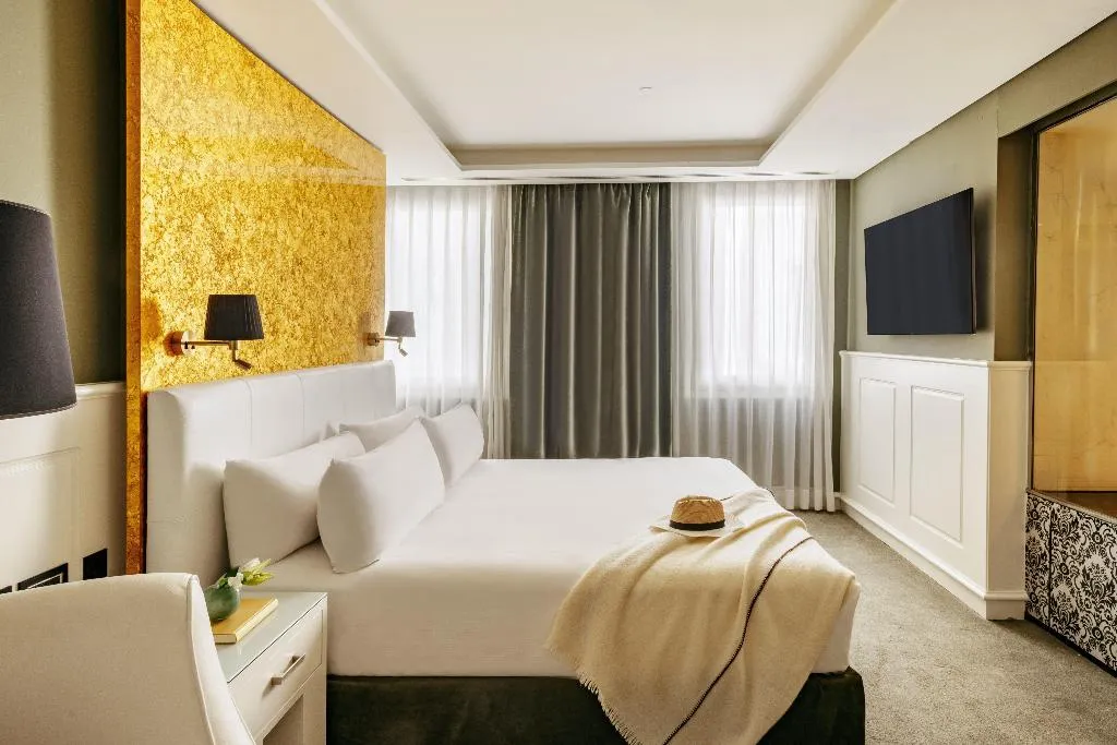 DOUBLE SUPERIOR Room, Hotel Colón Gran Meliá, Seville