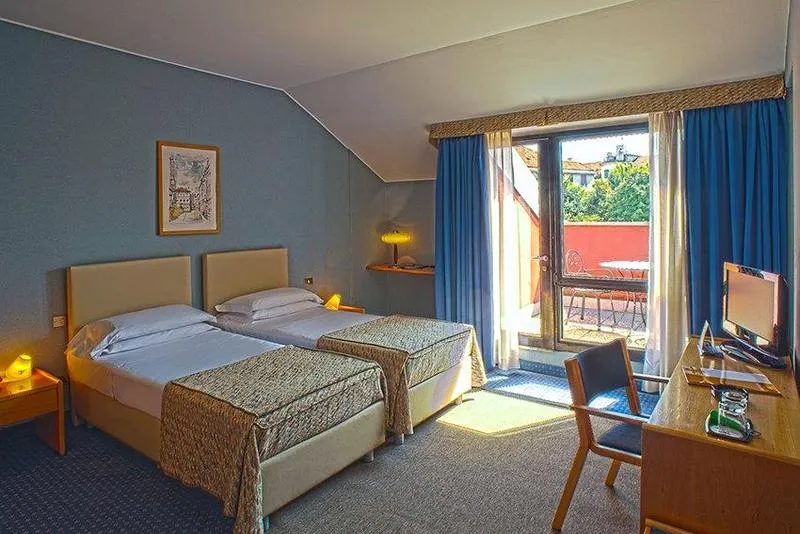 TWIN STANDARD Room, Palazzo Delle Stelline, Milan
