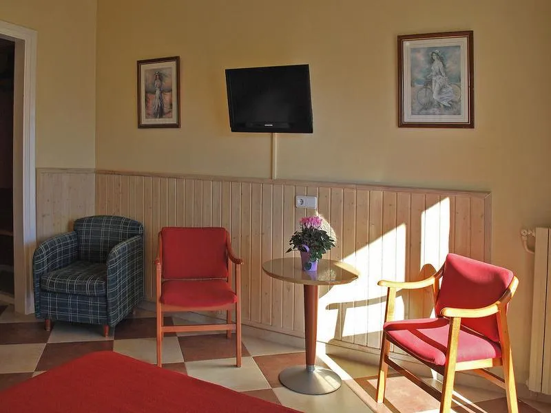 Room, Piccadilly, Costa Brava