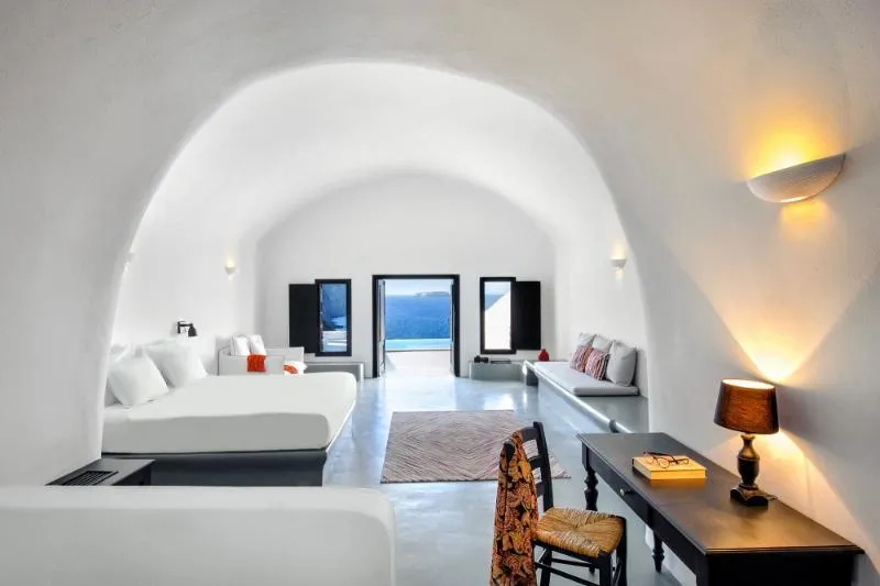 SUITE WITH PRIVATE POOL Room, Grand Ambassador Santorini, Santorini