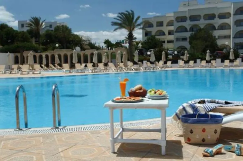 Pool, Golden Tulip El Mechtel, Tunisia