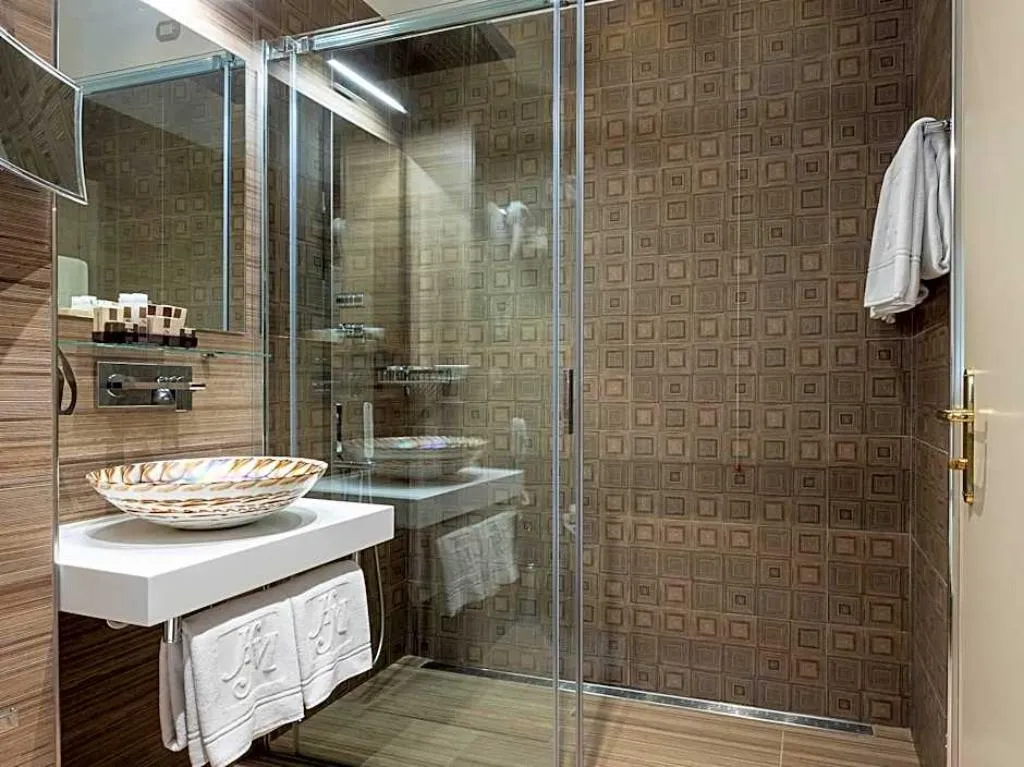 TRIPLE DELUXE Room, Hotel Metropole, Cagliari