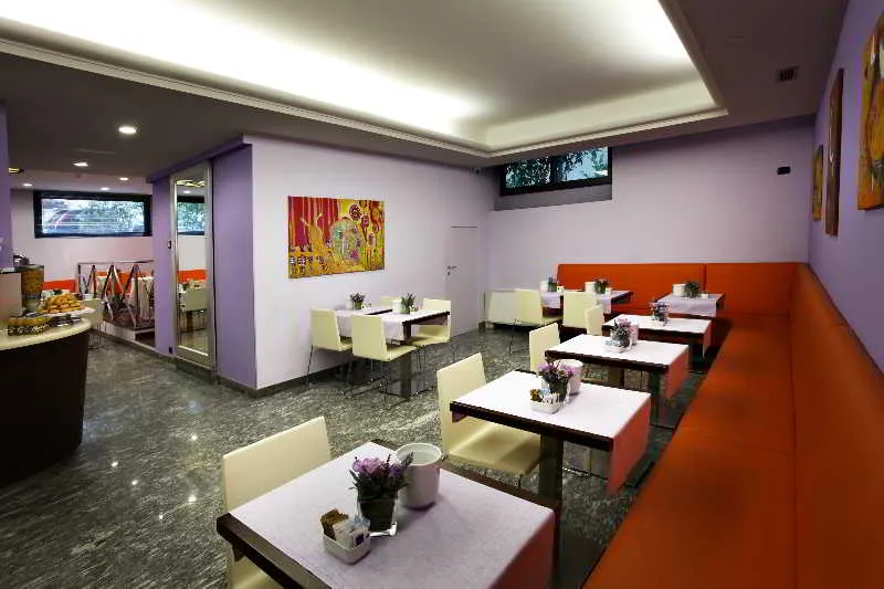 Restaurant, Hotel Des Etrangers, Milan