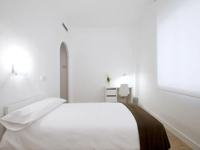SINGLE STANDARD Room, NeoMagna Madrid, Madrid