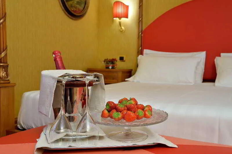 Room, Hotel Homs, Rome