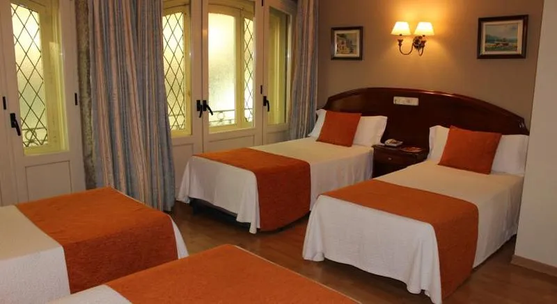 QUADRUPLE STANDARD Room, San Lorenzo, Madrid