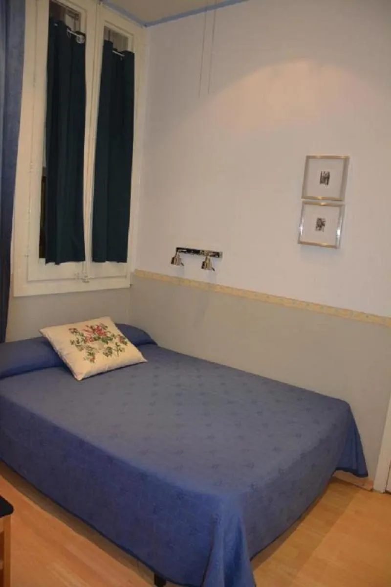 DOUBLE ECONOMY Room, Casa Consell Gran Via, Guest House, Barcelona