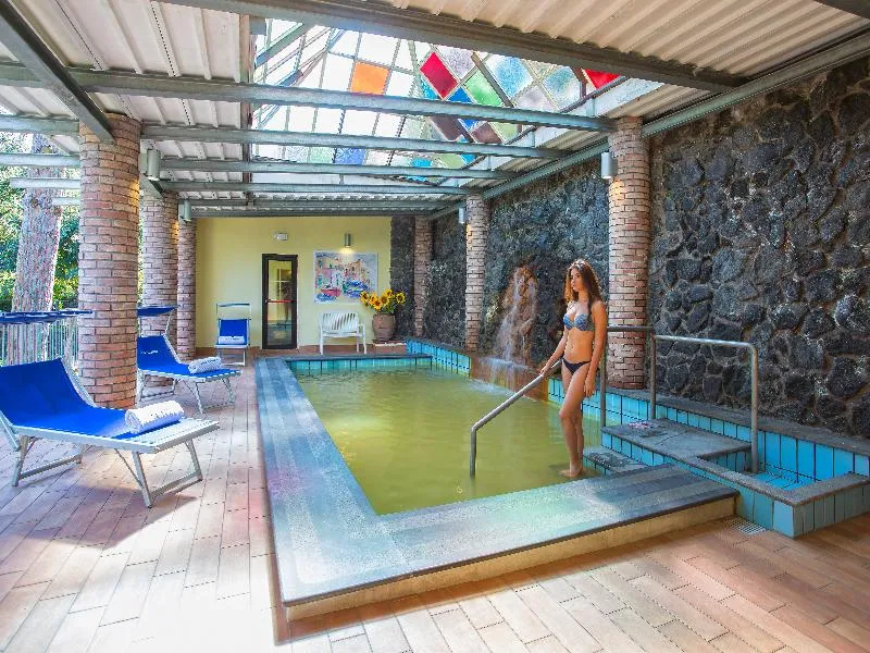 Pool, Terme San Valentino, Naples