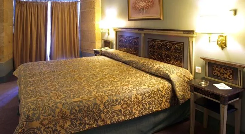 DOUBLE STANDARD Room, Palacio de Velada, Madrid