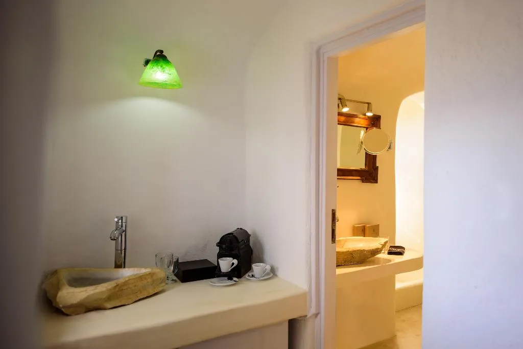 FAMILY ROOM STANDARD Room, Fanari Villas, Santorini