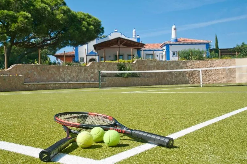 VILLA SIX BEDROOMS THREE BATHROOMS Room, Shantivillas, Algarve
