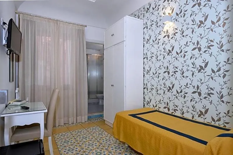 Lobby, Hotel Settebello, Naples