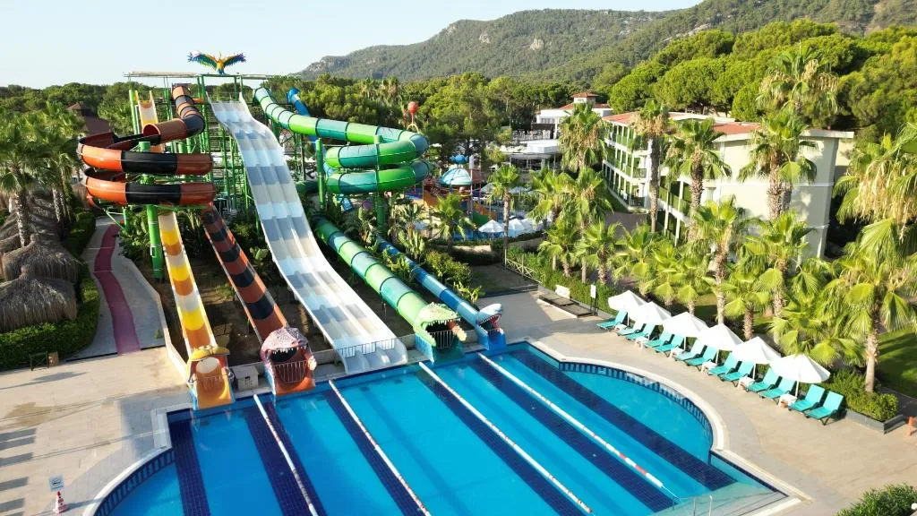 Pool, Crystal Flora Pearl Collection, Antalya