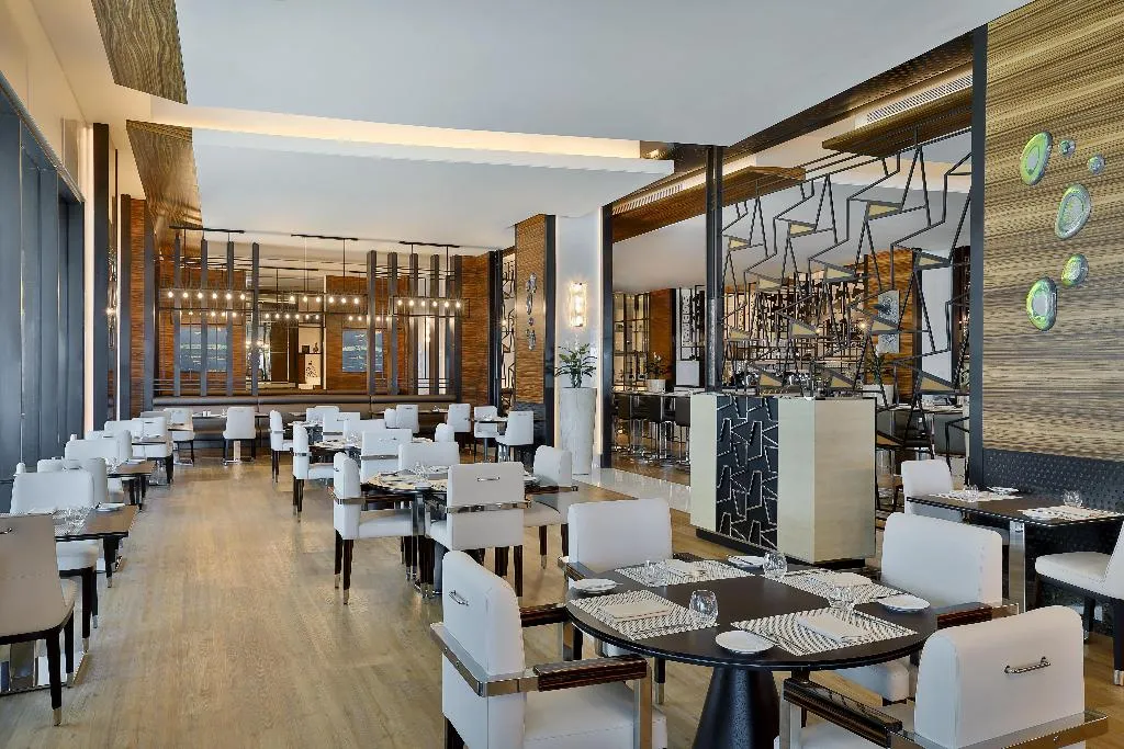 Restaurant, Hilton Dubai Palm Jumeirah, Dubai