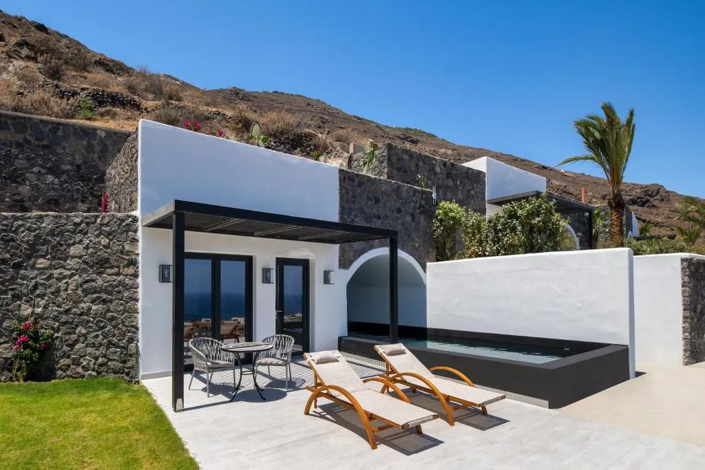 SUITE WITH PRIVATE POOL Room, Palm Island Suites, Santorini