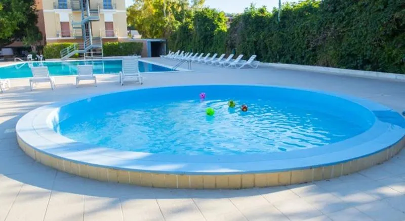 Pool, Dei Pini, Catania