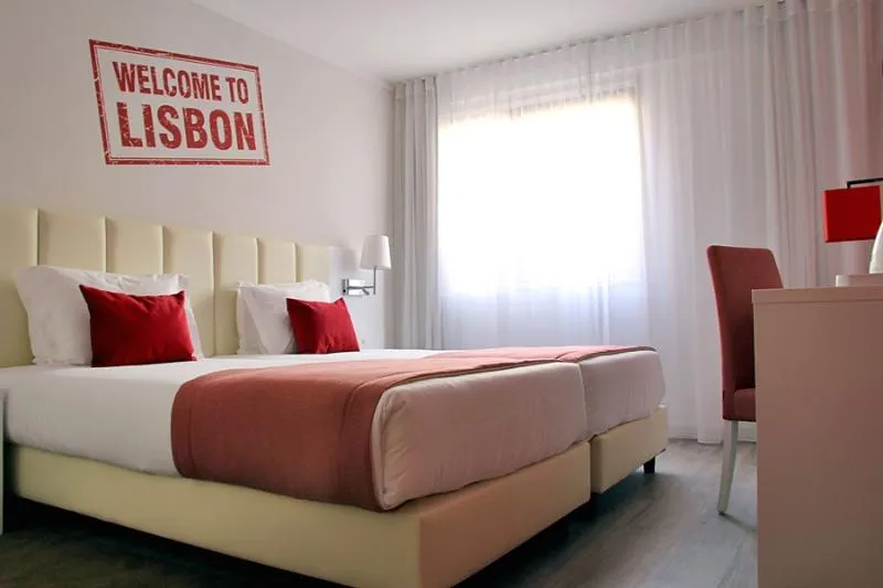 TWIN STANDARD Room, Masa Hotel Almirante, Lisbon