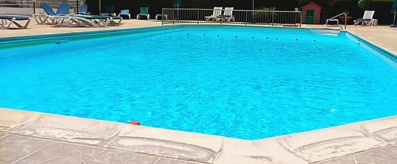 Pool, Blue Crane Hotel Apts, Cyprus