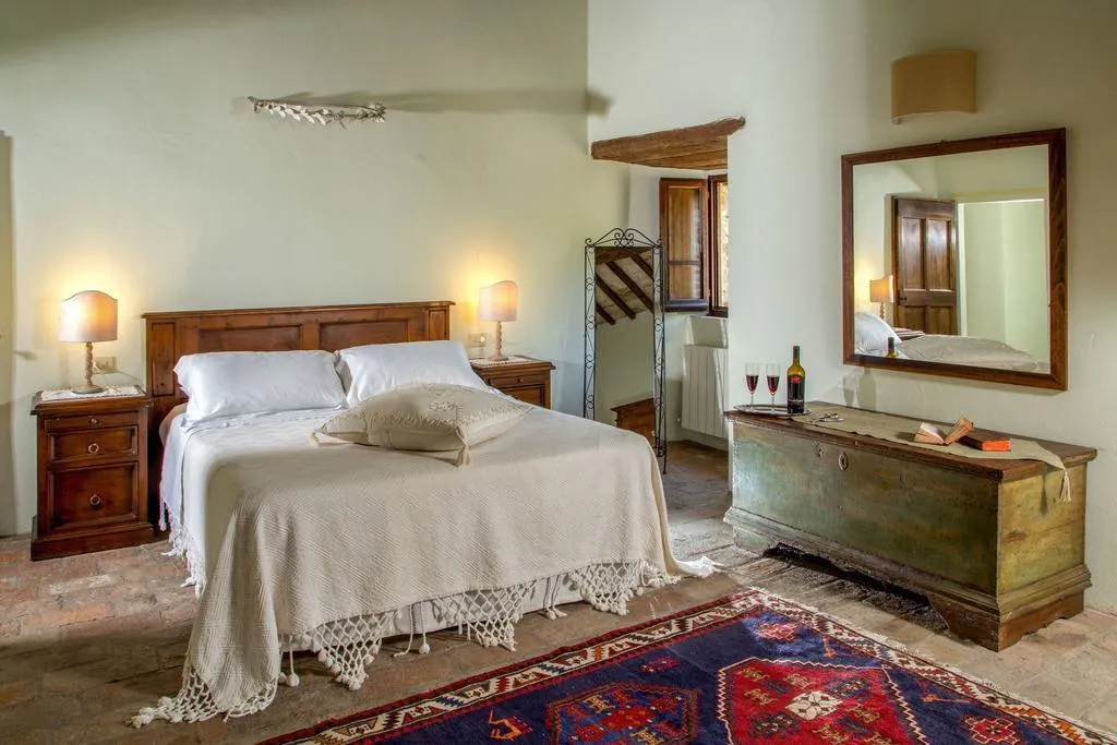 SUITE CAPACITY 4 Room, Castello Valenzino, Perugia