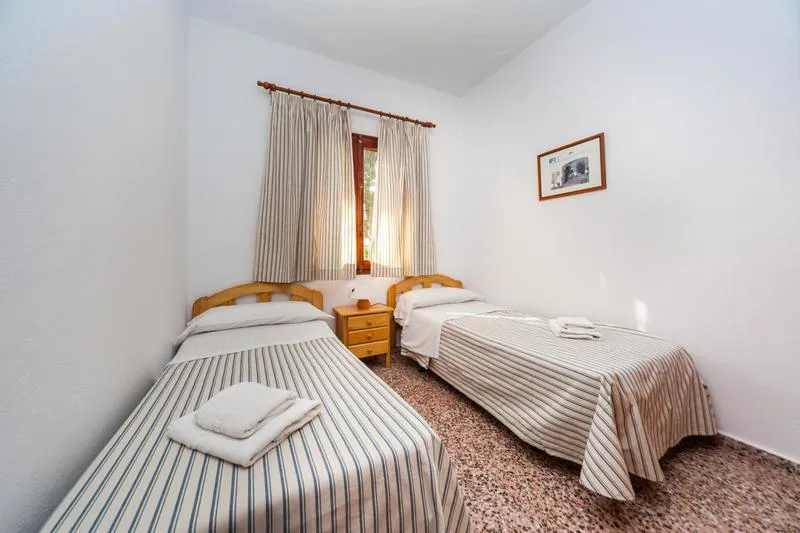VILLA CAPACITY 6 THREE BEDROOM Room, Arenal Playa Menorca, Menorca