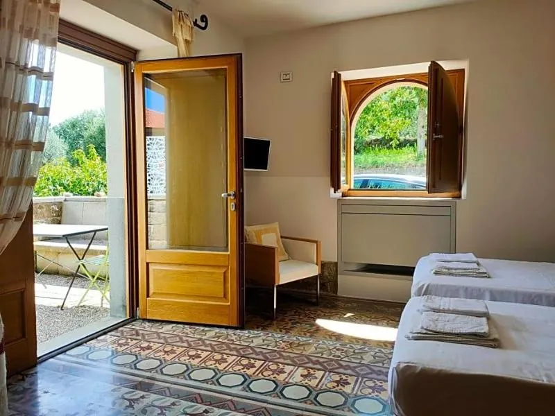 General view, Alimunera Hotel, Catania
