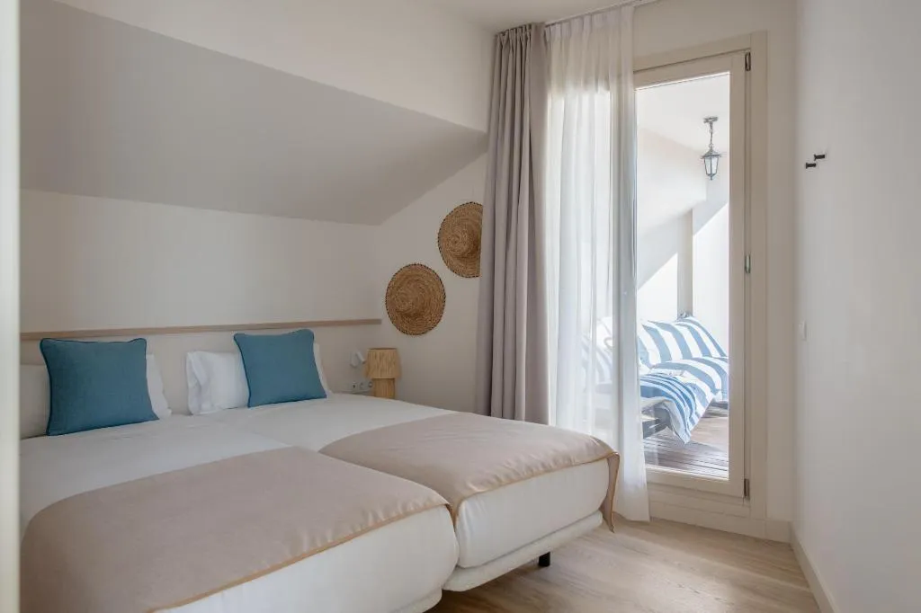 APARTMENT DELUXE TWO BEDROOM Room, Libere Malaga Plaza Del Siglo, Costa Del Sol