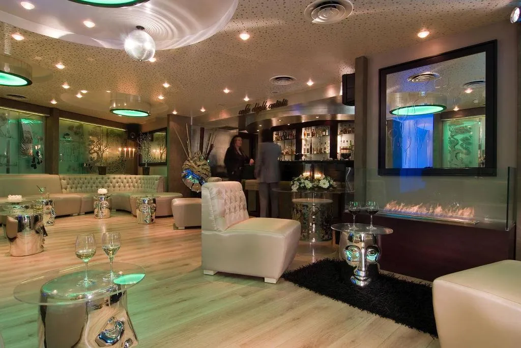 Bar, The Athenian Callirhoe, Athens