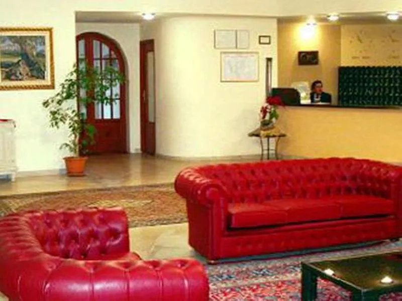 Lobby, Akrabello, Catania