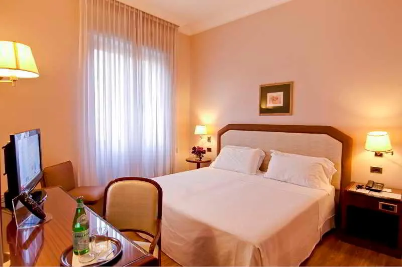 TRIPLE STANDARD Room, Bristol Hotel, Milan