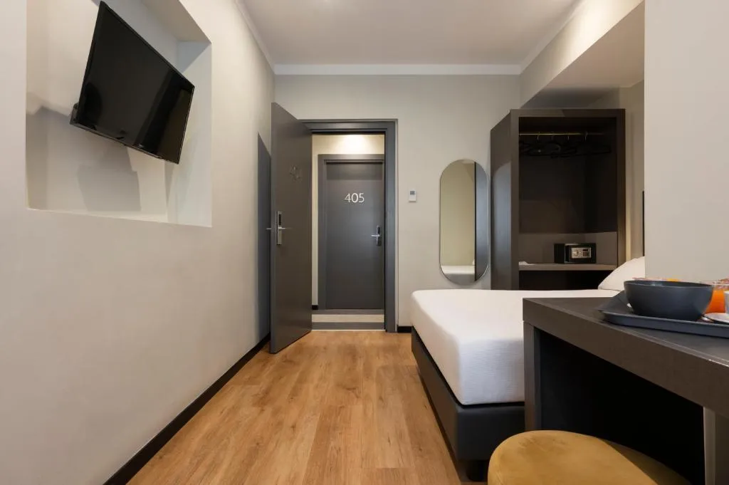 DOUBLE ECONOMY Room, The Cross, Rome