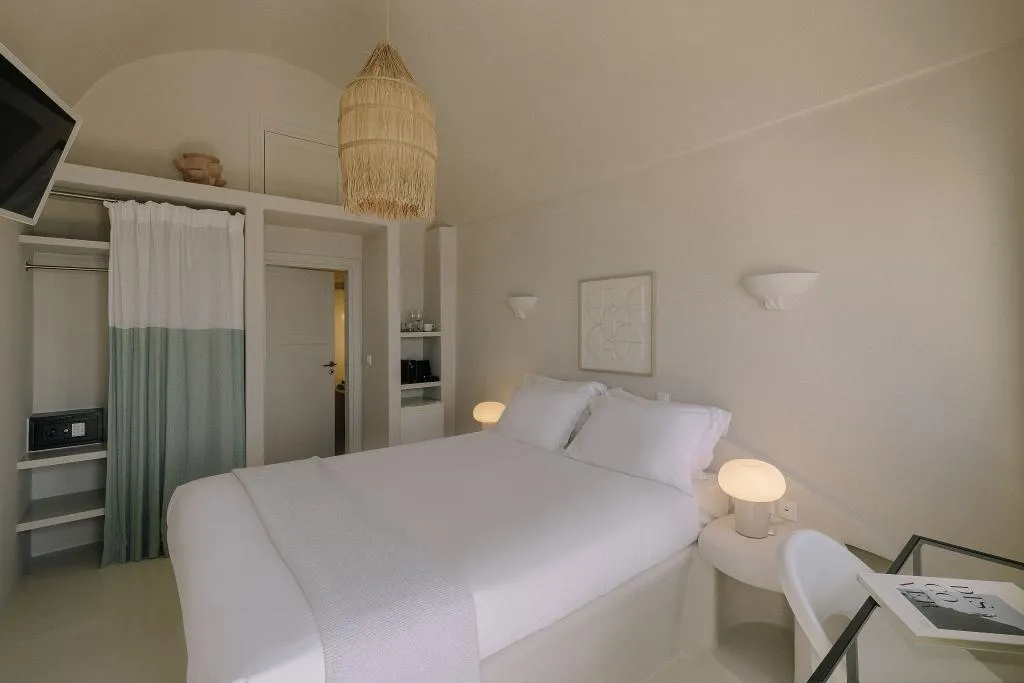 DOUBLE PARTIAL SEA VIEW Room, Agave Santorini Design Boutique Hotel, Santorini